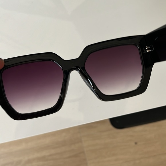 Free people sunglasses - Picture 3 of 3
